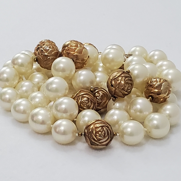 Vintage 21.5" Long Strand Off White Faux Pearls Rose Beads - Picture 5 of 7